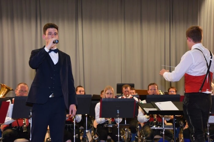 Ein besonderes Musikstück war „Book of Love“ mit Sologesang von Benjamin Prieger.