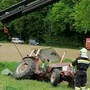 Der Traktor konnte mit vereinten Kräften geborgen werden