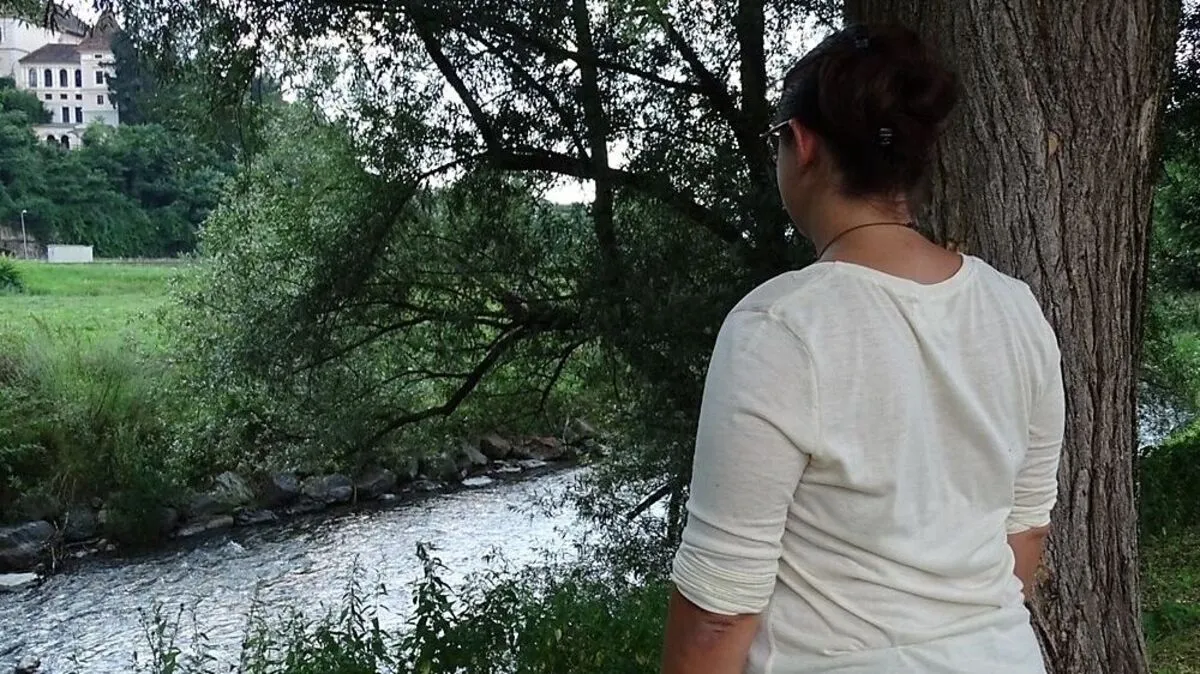 Die junge Frau sieht sich und ihren Verlobten als Opfer von Psychoterror 