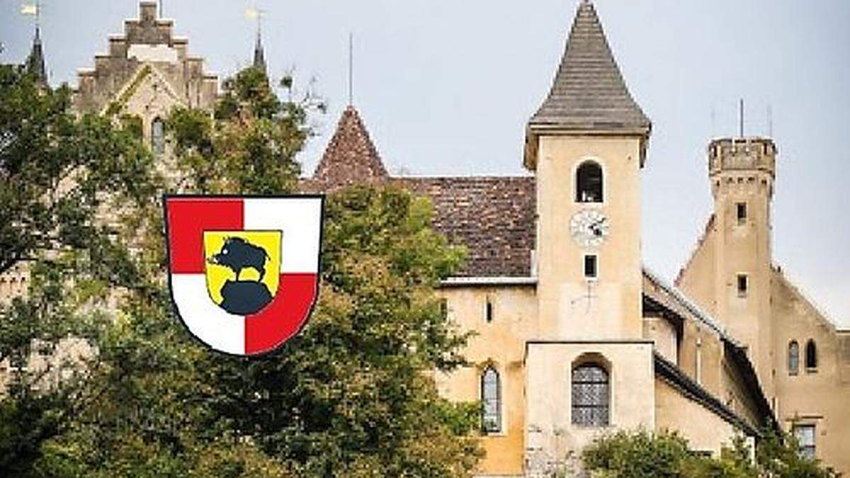 Das Schloss auf einem Felsen über der Gemeinde gibt Eberstein seinen Namen