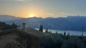 Hoch über Malcesine den Sonnenuntergang bestaunen