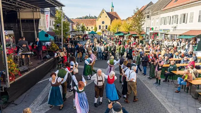 Bei Kaiserwetter wurde getanzt, gefeiert und genossen.