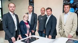 Diskussionsrunde: Alois Konrad (Technischer Leiter DCCS), Edith Baumgartner (Leiterin Iventa Graz), Wolfgang Eixelsberger (Digital Business Management FH Kärnten), Michael Pagitz (Senior HR Manager, Bitmovin), Dieter Jandl (Geschäftsführer addIT), Hansjörg Tutner (Executive Director Magna Steyr)
