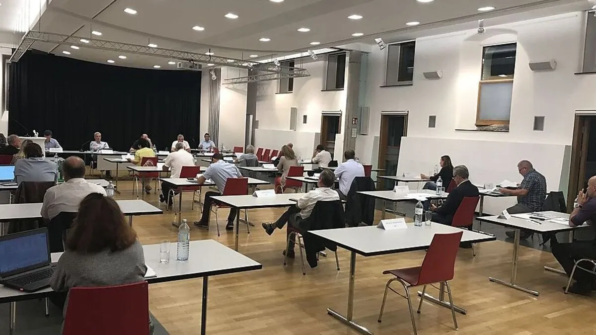 Einblick in die Gemeinderatssitzung von Stainz im Veranstaltungszentrum Hofer-Mühle