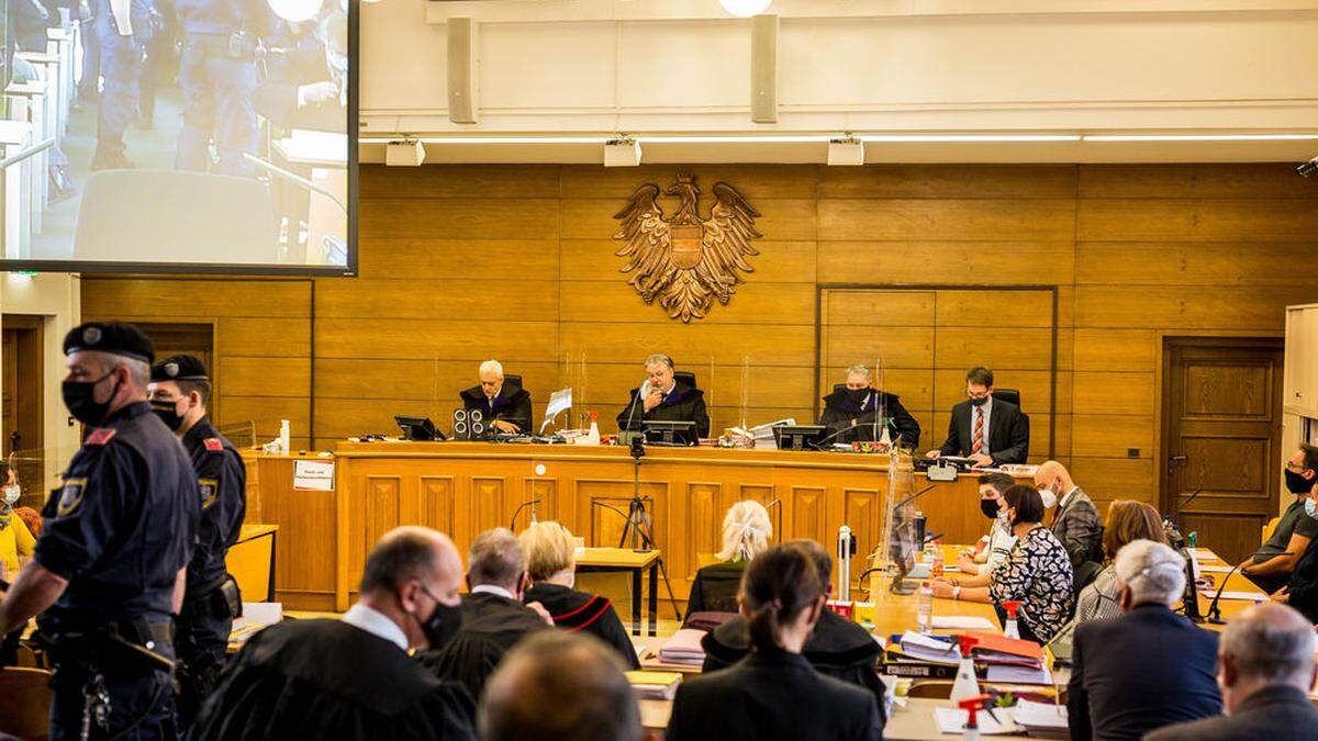 Der voll besetzte Schwurgerichtssaal im Landesgericht Klagenfurt