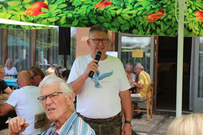 Vereinsobmann Karl Lenz informierte über den Blaurackenbestand.