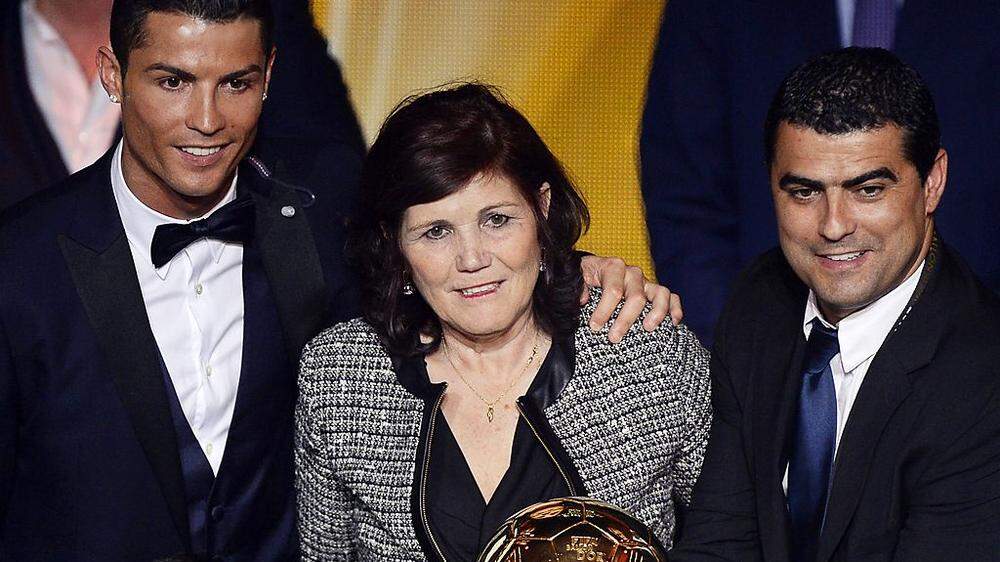 Ronaldo mit seiner Mutter und seinem Bruder