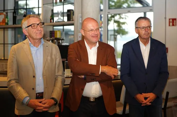 Vertreter der Wirtschaftskammer gratulierten außerdem dem pensionierten Konditormeister Michael Regner zum 60. Geburtstag. Außerdem bedankte man sich bei allen Preisträgern für ihren Einsatz.
