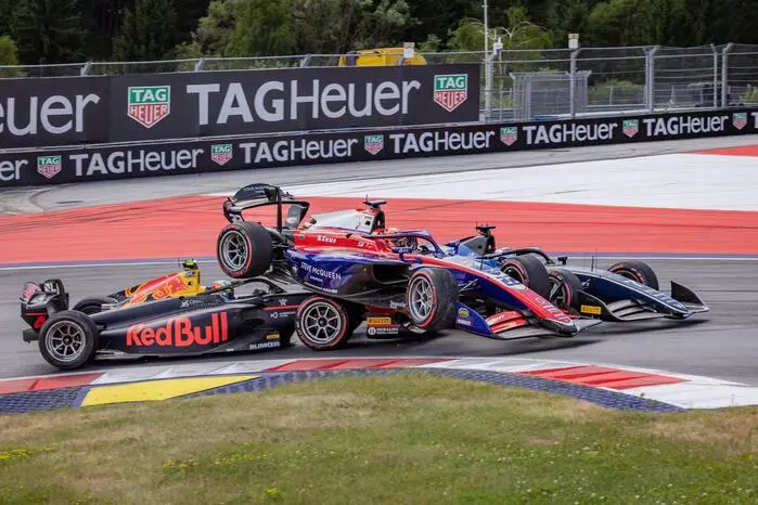 Logische Folge: Es kam zum Crash 