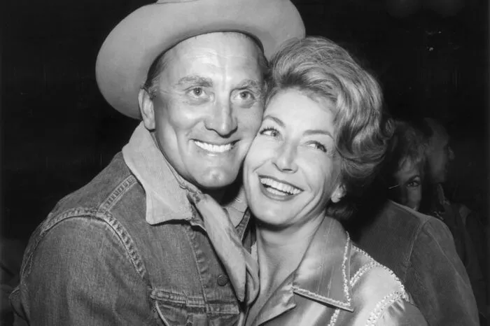 Kirk und Anne Douglas. Die beiden heirateten im Jahr 1954