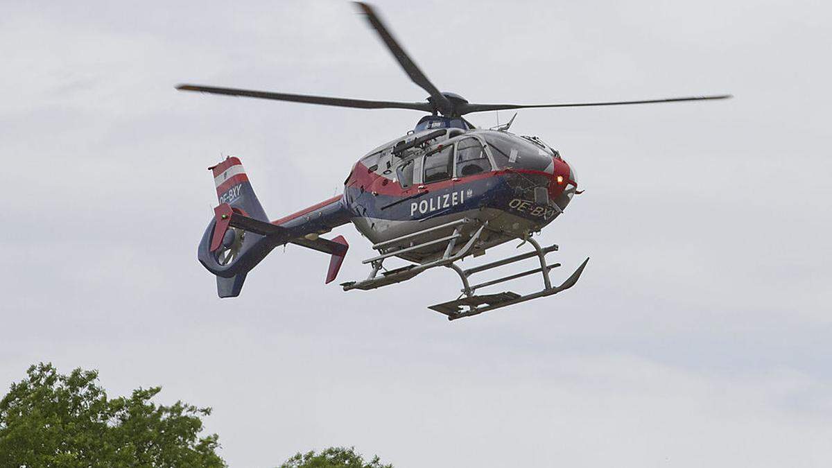 Mit dem Polizeihubschrauber Libelle 1 wurde die Mur abgesucht