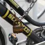 ABD0039_20170607 - WIEN - STERREICH: THEMENBILD - Illustration zum Thema Fahrradschloss / Radfahren: Ein abgesperrtes Fahrrad aufgenommen am Freitag, 17. Mai 2013, in Wien. (ARCHIVBILD VOM 17.5.2013) - FOTO: APA/HELMUT FOHRINGER