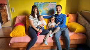 Beki Vincze und Viktor Csarnai aus Leoben mit ihrem beiden Kindern Violetta und Chloe
