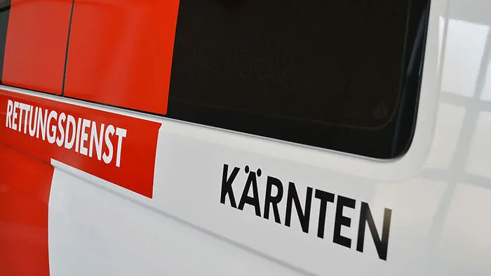 Die Rettung brachte die Frau ins Krankenhaus