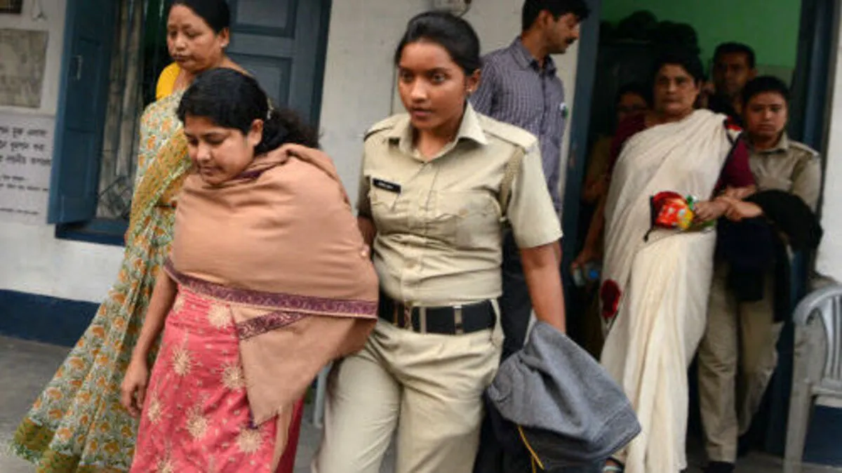 Die beiden Frauen bei ihrer Verhaftung