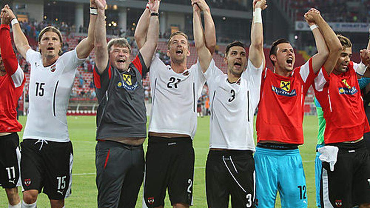 Die Österreicher feiern den 1:0-Sieg in Russland