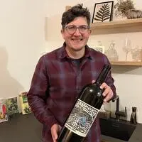 Josef Krenn von Krenn 49 in Edelsbach führte durch seinen Keller und schenkte seine Bio-Weine aus