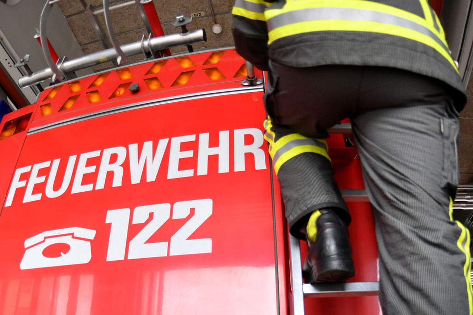 Holzlaster hatte Reifenplatzer: Gleinalmtunnel war in Richtung Graz zwei Stunden lang gesperrt