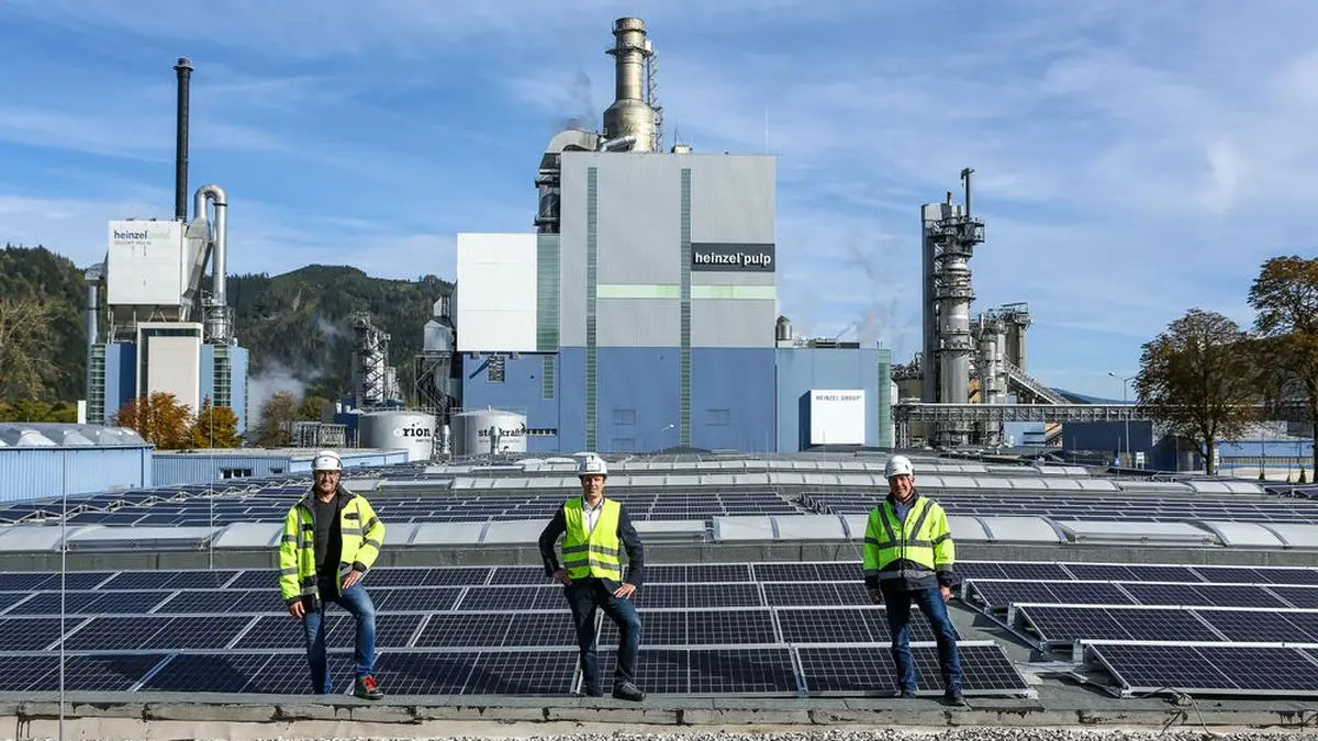 Stolz auf die Anlage: Peter Leingruber (l.) und Siegfried Gruber (r.) von der Zellstoff Pöls, Christoph Heinzel (Heinzel Energy)	