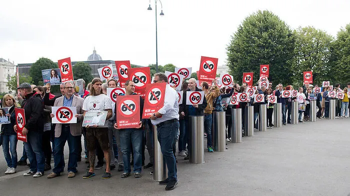 Bereits heute, Mittwoch, kam es zu einem Protest vor dem Bundeskanzleramt