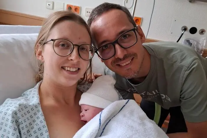 Amelia und Theodor | Über die Geburt ihrer Tochter freuen sich Nadine und Hannes Feistl ganz besonders. Amelia (2660/48) erblickte am 22. September das Licht der Welt. Zu Hause in St. Lorenzen wird der kleine Sonnenschein bereits von ihrem großen Bruder Theodor (2) erwartet, der sich auf seine Rolle als Beschützer freut.