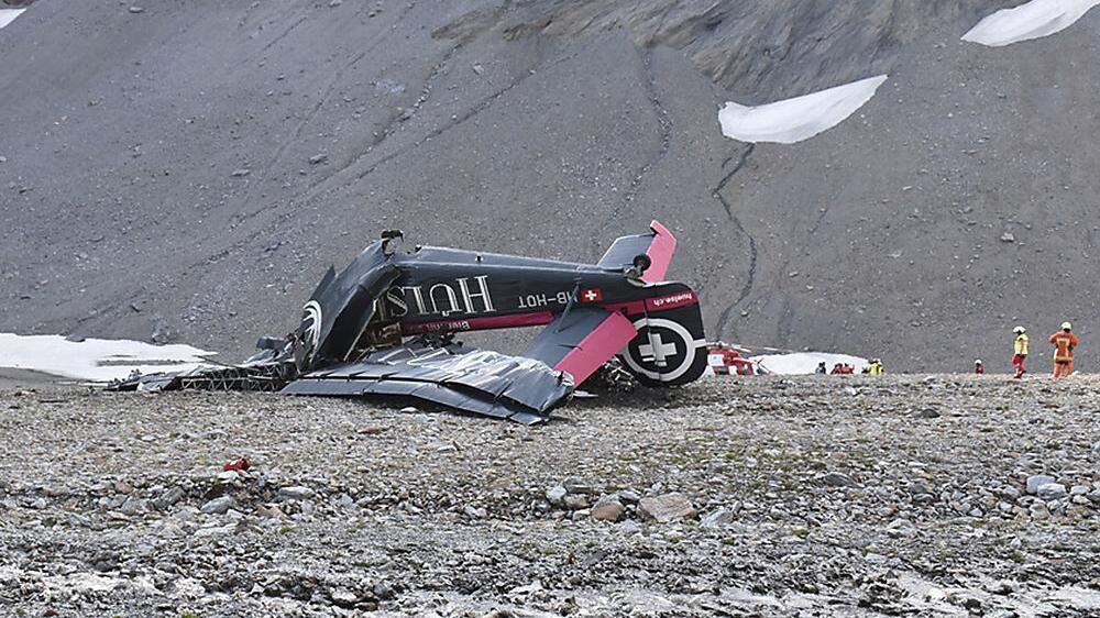 Das Wrack des im August 2018 abgestürzten Oldtimer-Flugzeuges Junkers 52 in den Schweizer Alpen - 20 Menschen starben damals