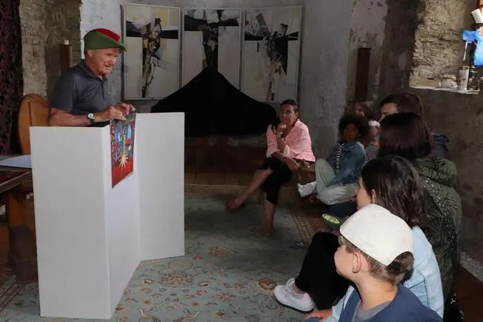 In der Burgkapelle gab es einen burgeigenen Märchenerzähler Hans Pucher-Pacher.