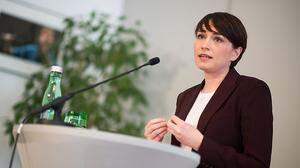 Grünen-Klubobfrau Sigrid Maurer verteidigt die schnellen Verhandlungen zum Impfpflicht-Gesetz in der ZIB 2.