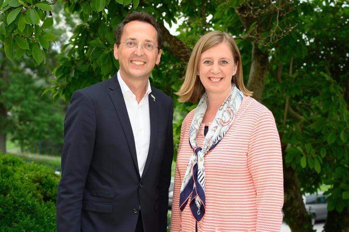 Die steirische Wirtschaftslandesrätin Barbara Eibinger-Miedl und Bernhard Puttinger (Green Tech Cluster)