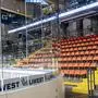 ABD0102_20200310 - LINZ - STERREICH: Leere Rnge in der Linz AG Eisarena am Dienstag, 10. Mrz 2020 in Linz. Die jeweils vierten Spiele der Viertelfinal-Serie der Erste Bank Eishockey Liga (EBEL) sind nach dem Regierungserlass wegen des Coronavirus kurzfristig abgesagt worden. - FOTO: APA/EXPA/REINHARD EISENBAUER