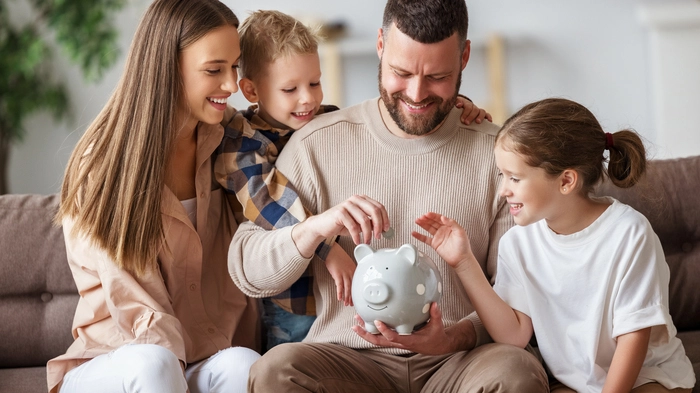 Ob Taschengeld oder Zukunftsplanung: Der Umgang mit Geld wird oft in der Familie geprägt