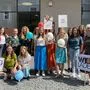 Bei der mobilen Modenschau statteten die Schülerinnen des BRG Spittal und Weltladen-Obfrau Sylvia Auer auch der Kleine Zeitung einen Besuch ab