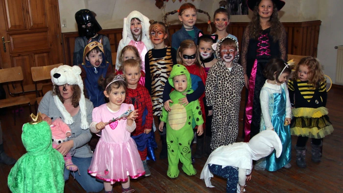 Beim Kinderfasching im Pfarrhof in Pack (Gemeinde Hirschegg-Pack) hatten die Kinder und ihre Eltern sichtlich Spaß.