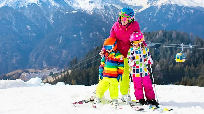 Der Skihelm hat sich bei Kindern und Erwachsenen durchgesetzt!