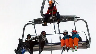 Handhalten hilft gegen die Angst vor dem Abgeseiltwerden - ein bisschen jedenfalls
