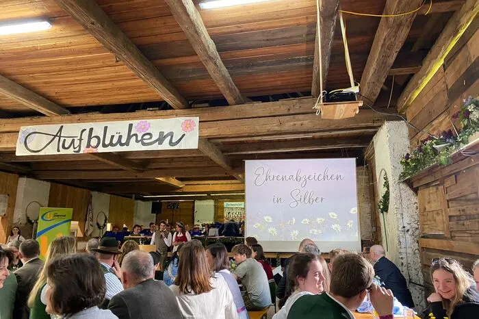 Auf dem Programm standen unter anderem die Vergabe der Silbernen Leistungsabzeichen, die Ehrungen der aktivsten Mädchen und Burschen des Landjugendbezirks Judenburg und die Vergabe des heißbegehrten Bezirkscups.