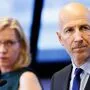 Arbeitsminister Kocher blickt mit Sorgen in den Herbst