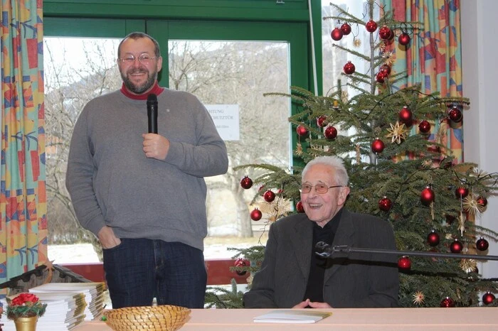 Wie Monsignore Klement Moder mitteilte, gibt es keinen direkten Kaufpreis: Alle Einnahmen stellt er der Caritas und der Finanzierung des Stiegenaufgangs seiner Heimatpfarrkirche Frauenburg zur Verfügung.