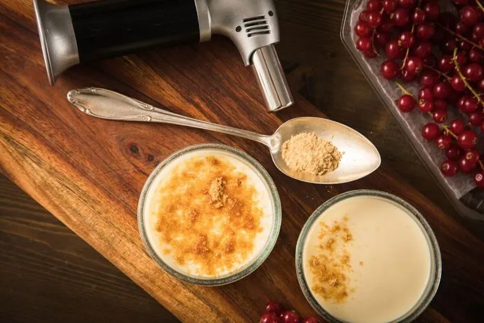 Der Klassiker: Crème brûlée – goldbraune Schönheit.