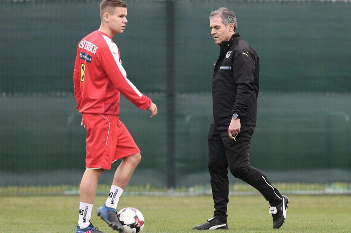 Louis Schaub (links) und Teamchef Marcel Koller