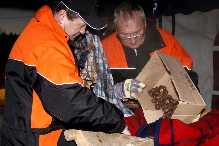 ...knusprigen Maroni und leckeren Mehlspeisen stärken.