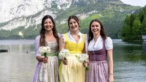 Die drei Narzissenhoheiten: Magdalena Egger, Celina Gschaider und Johanna Murauer