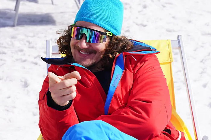 2019 war aber auch das Jahr des "Kofla Hone". Seine Werbe-Videos für das Skigebiet Goldeck wurden in kürzester Zeit tausendfach geliket und geteilt. Die Kunstfigur wurde im Nu Kult und ist mittlerweile auch für andere als Testimonial aktiv.