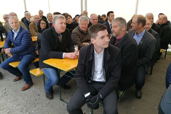 Unter den Ehrengästen: Bürgermeister Thomas Kalcher und Vize Martin Moser.