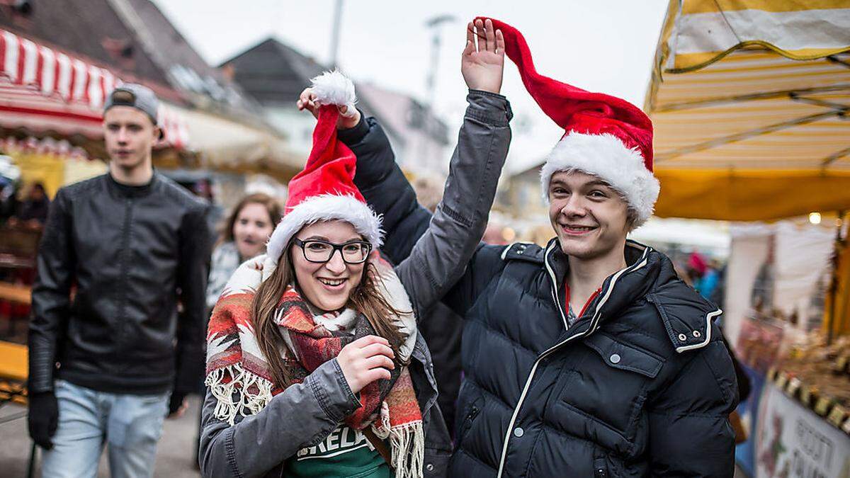 Gute Stimmung beim Nikolomarkt in Völkermarkt 