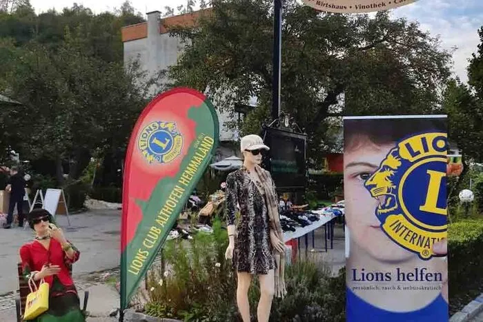 „Neben stöbern, kaufen und damit Gutes tun, konnten unsere Gäste heuer auch gewinnen“, freut sich Lions-Präsidentin Irmgard Krenn über den erstmalig organisierten Glückshafen mit Preisen im Wert von über 4000 Euro.