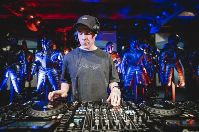 Nicht minder spektakulär: Im Zeughaus legte der heimische DJ Meilenstein auf ...