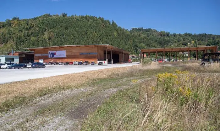 Das Firmengelände am ehemaligen Hasslacher-Standort direkt an der Bahnhofstraße