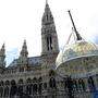 Aufbau für den Life Ball vor dem Wiener Rathaus