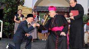 Bischof Wilhelm Krautwaschl feierte sein Debüt auf der Theaterbühne